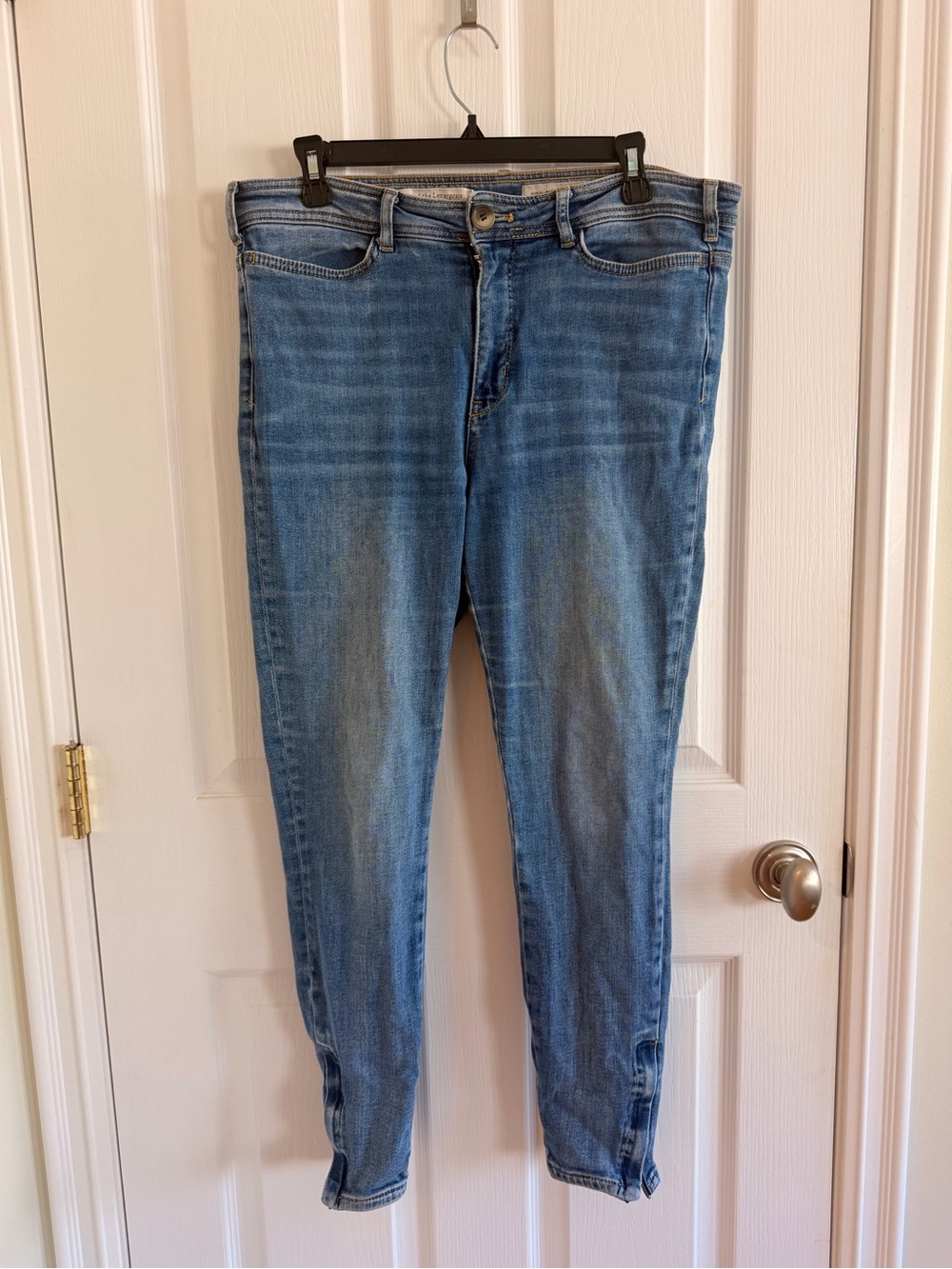 Pilcro High-Rise Skinny Jeans - size 31 faded medium blue